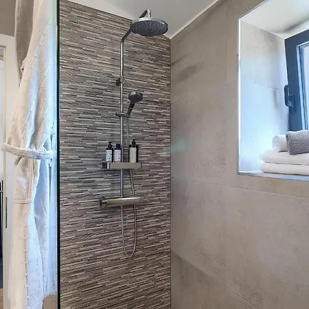 Des4u Holiday home Kostrcani